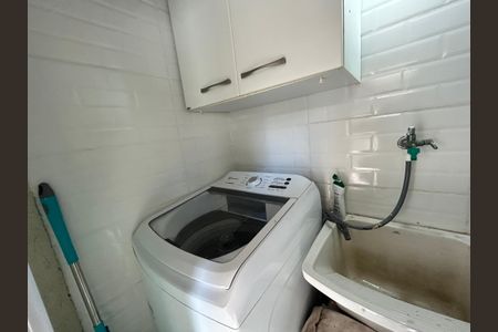 Casa de condomínio à venda com 65m², 2 quartos e 2 vagasÁrea de Serviço