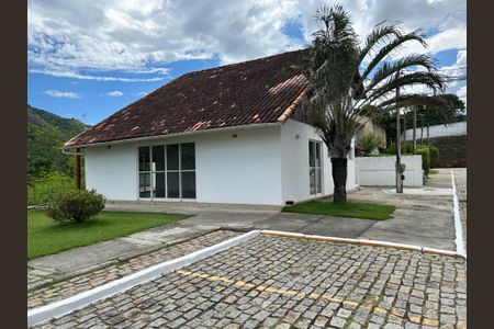 Casa de condomínio à venda com 65m², 2 quartos e 2 vagasÁrea comum - Salão de festas