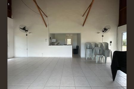 Casa de condomínio à venda com 65m², 2 quartos e 2 vagasÁrea comum - Salão de festas