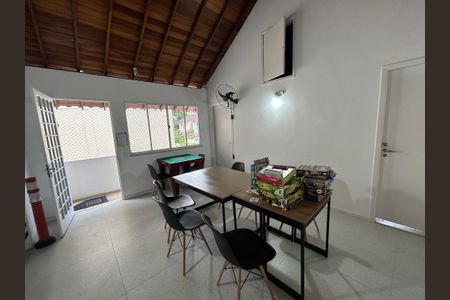 Casa de condomínio à venda com 65m², 2 quartos e 2 vagasBrinquedoteca