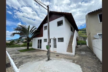 Casa de condomínio à venda com 65m², 2 quartos e 2 vagasÁrea comum - Salão de festas