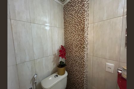 Casa de condomínio à venda com 65m², 2 quartos e 2 vagasLavabo