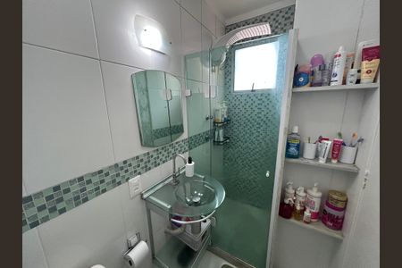 Casa de condomínio à venda com 65m², 2 quartos e 2 vagasBanheiro