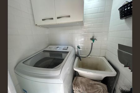 Casa de condomínio à venda com 65m², 2 quartos e 2 vagasÁrea de Serviço
