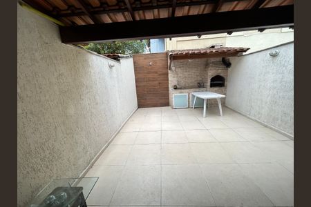 Casa de condomínio à venda com 65m², 2 quartos e 2 vagasEspaço Gourmet