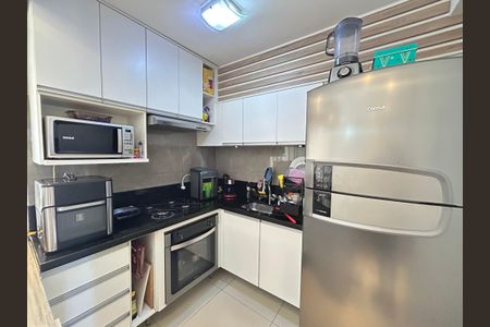 Casa de condomínio à venda com 65m², 2 quartos e 2 vagasCozinha