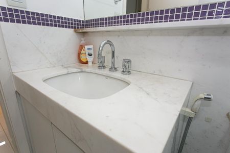 Apartamento à venda com 178m², 4 quartos e 3 vagas Apartamento à venda com 178m², 4 quartos e 3 vagasBanheiro da Suíte 2