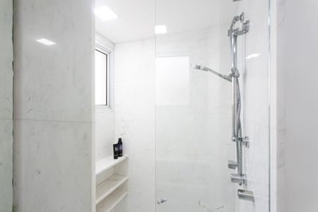 Apartamento à venda com 178m², 4 quartos e 3 vagas Apartamento à venda com 178m², 4 quartos e 3 vagasBanheiro da Suíte 1