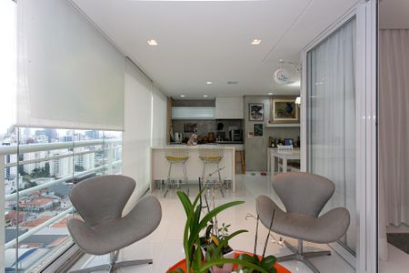 Apartamento à venda com 178m², 4 quartos e 3 vagas Apartamento à venda com 178m², 4 quartos e 3 vagasVaranda gourmet