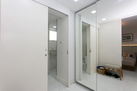 Apartamento à venda com 178m², 4 quartos e 3 vagas Apartamento à venda com 178m², 4 quartos e 3 vagasSuíte 1
