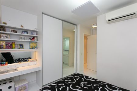 Apartamento à venda com 178m², 4 quartos e 3 vagas Apartamento à venda com 178m², 4 quartos e 3 vagasSuíte 2