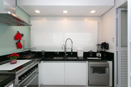 Apartamento à venda com 178m², 4 quartos e 3 vagas Apartamento à venda com 178m², 4 quartos e 3 vagasCozinha