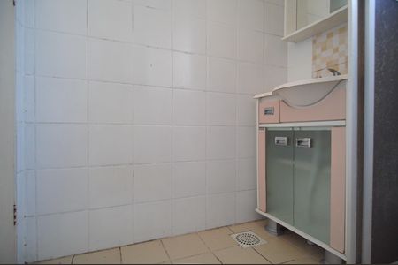 Apartamento para alugar com 63m², 2 quartos e sem vagaBanheiro