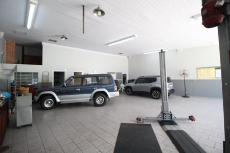 Casa à venda com 310m², 3 quartos e 6 vagasStudio