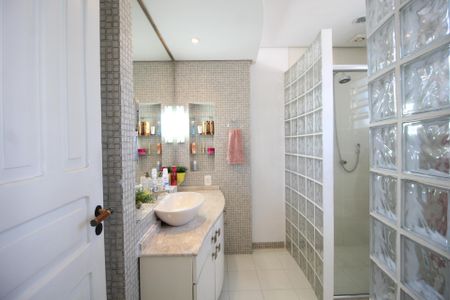 Casa à venda com 310m², 3 quartos e 6 vagasBanheiro