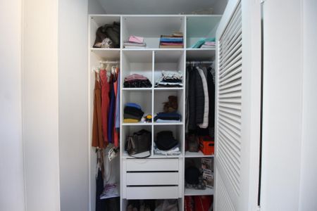 Casa à venda com 310m², 3 quartos e 6 vagasCloset