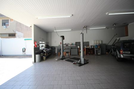 Casa à venda com 310m², 3 quartos e 6 vagasStudio