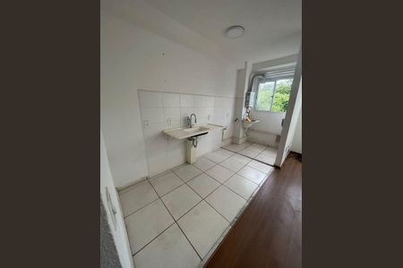 Cozinha de apartamento para alugar com 2 quartos, 42m² em Santa Cruz, Rio de Janeiro