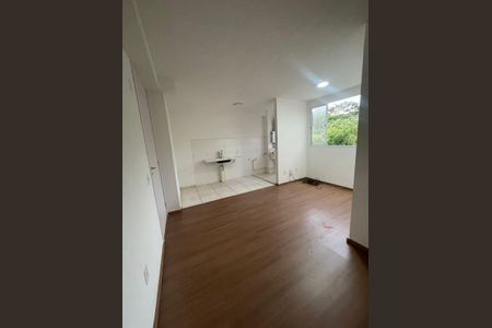 Sala de apartamento para alugar com 2 quartos, 42m² em Santa Cruz, Rio de Janeiro