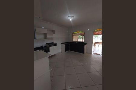 Casa para alugar com 3 quartos, 360m² em Maria da Conceicao, Contagem