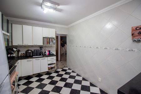 Casa à venda com 680m², 6 quartos e 6 vagasCozinha