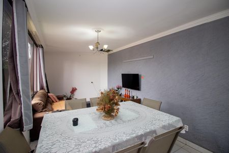 Sala de casa à venda com 6 quartos, 680m² em Nacional, Contagem