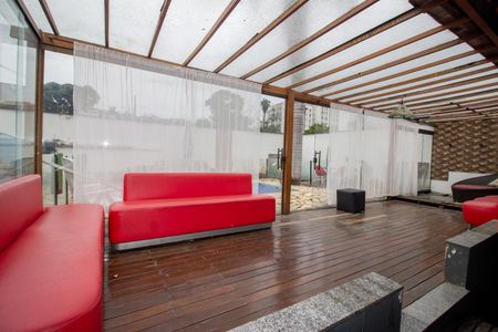 Casa à venda com 680m², 6 quartos e 6 vagasQuintal