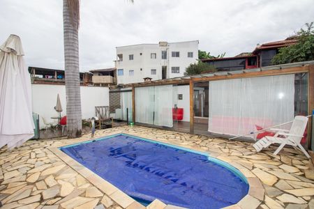 Casa à venda com 680m², 6 quartos e 6 vagasPiscina