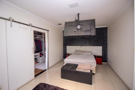Casa à venda com 680m², 6 quartos e 6 vagasQuarto Suíte