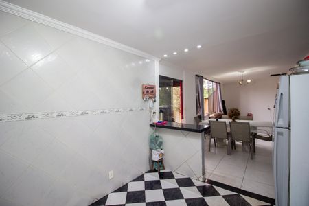 Casa à venda com 680m², 6 quartos e 6 vagasCozinha