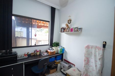 Casa à venda com 680m², 6 quartos e 6 vagasEscritório