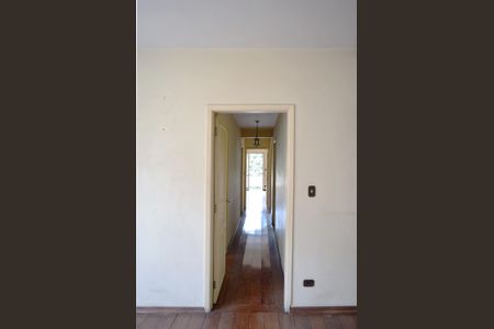 Corredor íntimo de apartamento à venda com 3 quartos, 170m² em Jardim Europa, São Paulo