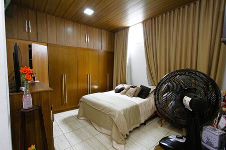 Casa à venda com 200m², 6 quartos e 2 vagasQuarto 5 Suíte