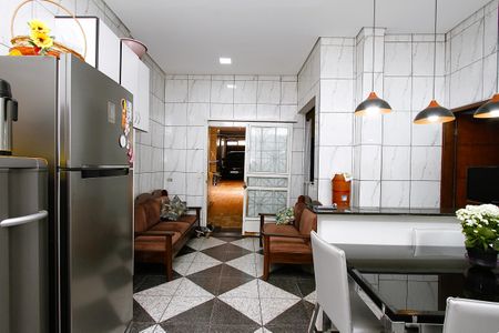 Casa à venda com 200m², 6 quartos e 2 vagasCozinha 2