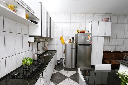 Casa à venda com 200m², 6 quartos e 2 vagasCozinha 2