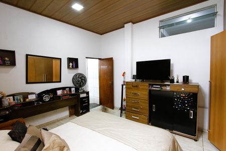 Casa à venda com 200m², 6 quartos e 2 vagasQuarto 5 Suíte