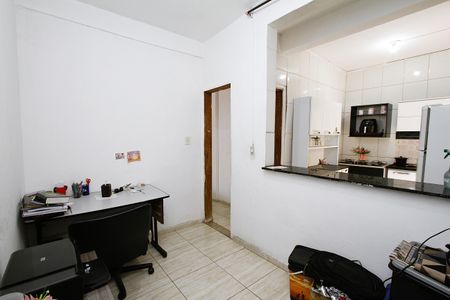 Casa à venda com 200m², 6 quartos e 2 vagasEscritório