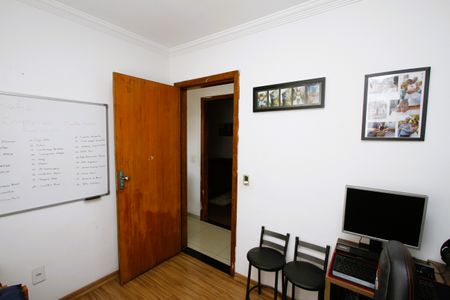 Casa à venda com 200m², 6 quartos e 2 vagasQuarto 1