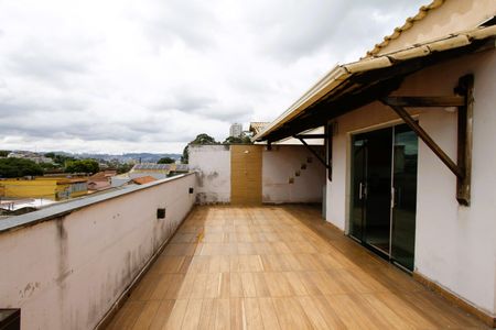 Casa à venda com 200m², 6 quartos e 2 vagasCobertura