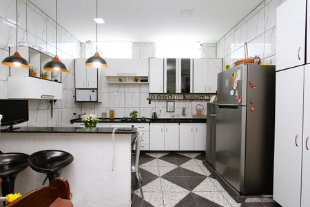 Casa à venda com 200m², 6 quartos e 2 vagasCozinha 2