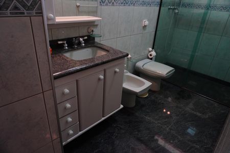 Casa para alugar com 1000m², 4 quartos e 3 vagasBanheiro da Suíte 2