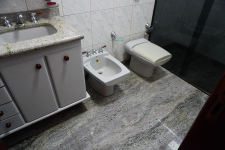 Casa para alugar com 1000m², 4 quartos e 3 vagasBanheiro da Suíte 1