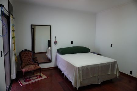 Casa para alugar com 1000m², 4 quartos e 3 vagasSuíte 1