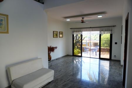 Sala 1 de casa para alugar com 4 quartos, 1000m² em Vila Frezzarin, Americana