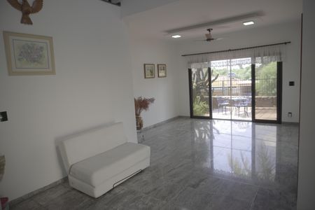 Casa para alugar com 1000m², 4 quartos e 3 vagasSala 1