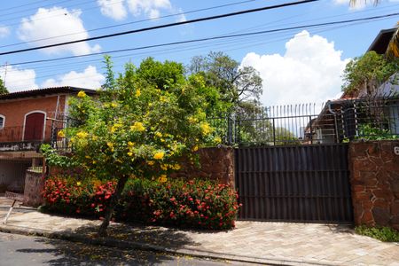 Casa para alugar com 1000m², 4 quartos e 3 vagasFachada