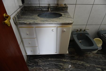 Casa para alugar com 1000m², 4 quartos e 3 vagasBanheiro da Suíte 4