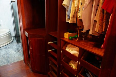 Casa para alugar com 1000m², 4 quartos e 3 vagasCloset Suíte 3