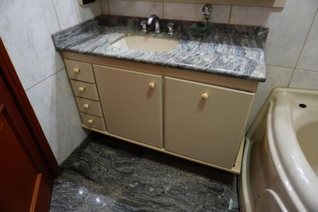 Casa para alugar com 1000m², 4 quartos e 3 vagasBanheiro da Suíte 3