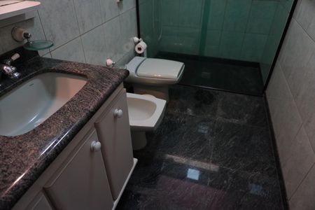 Casa para alugar com 1000m², 4 quartos e 3 vagasBanheiro da Suíte 2